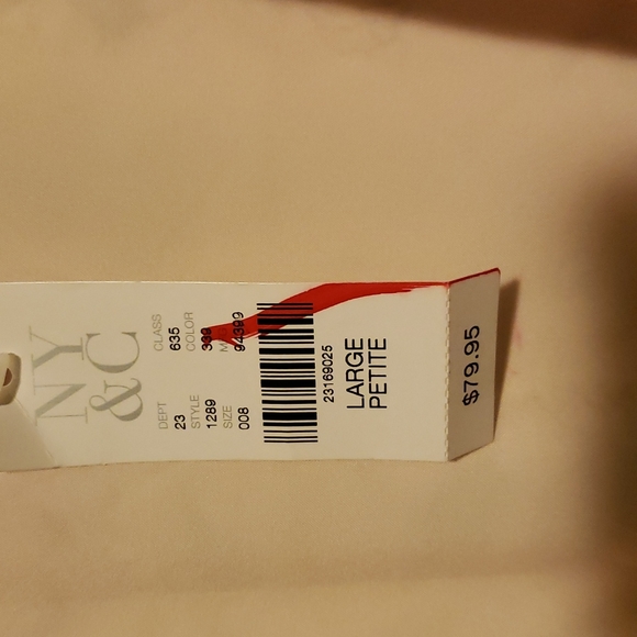 Nwt. Stunning, gorgeous dress. High low. Ruffles. Very feminine. Elastic waist - Picture 5 of 16